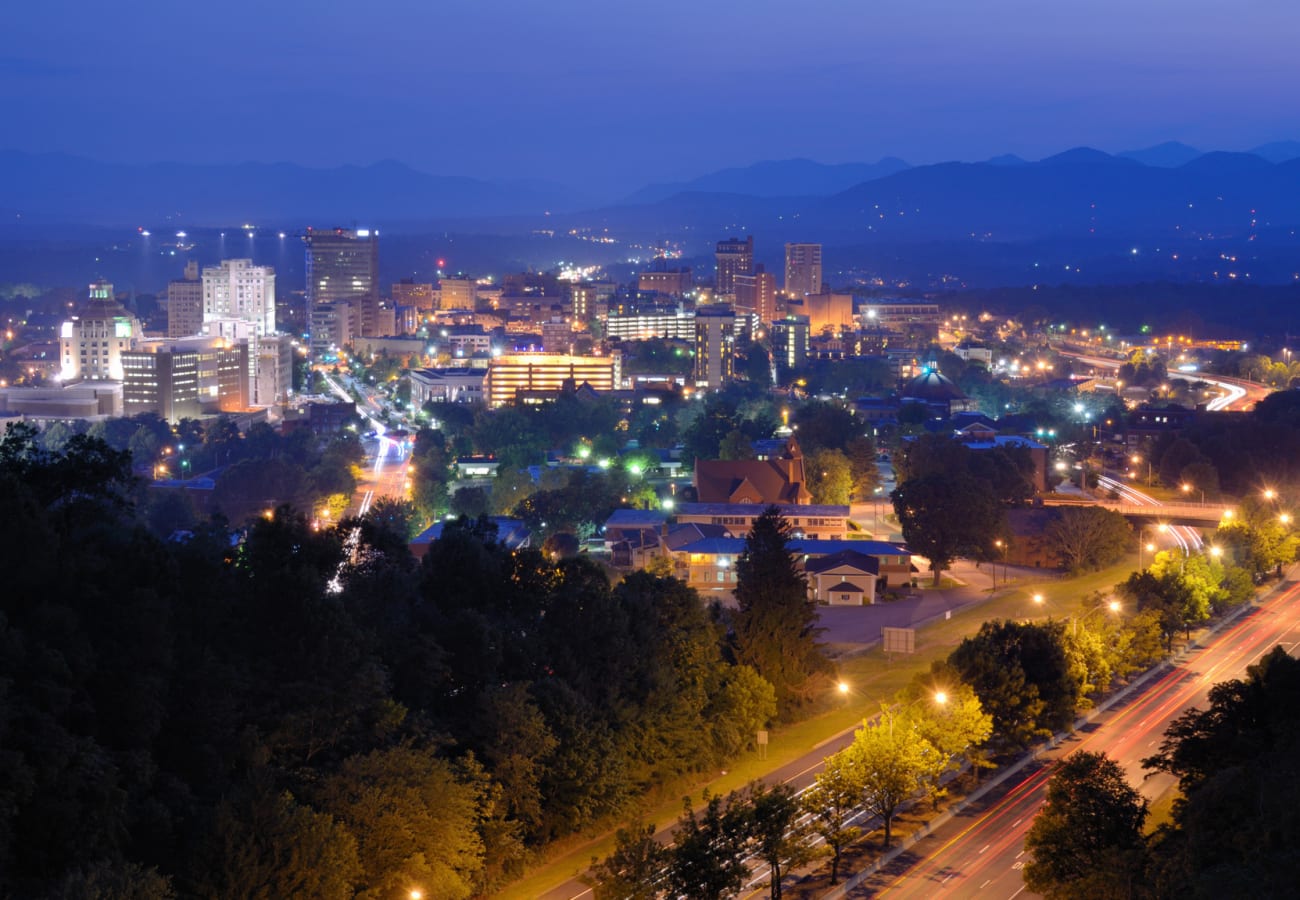 The beautiful city skyline of Asheville, NC.