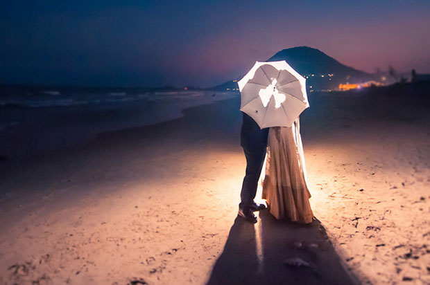 nighttime wedding pose for wedding photographers