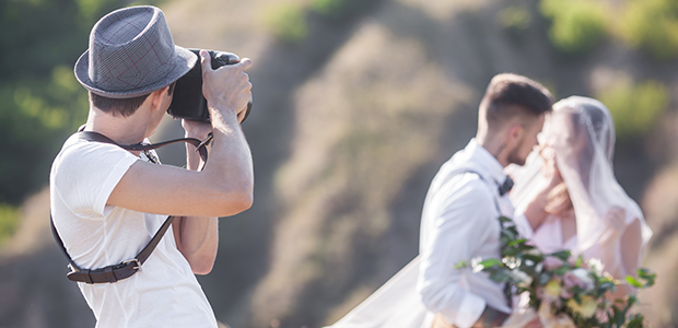 How to Start a Wedding Photography Business (Step-by-Step Guide)