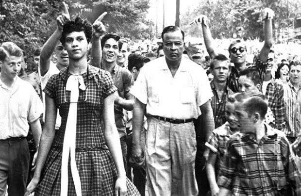 Dorothy Counts photo captured by newspaper photographer