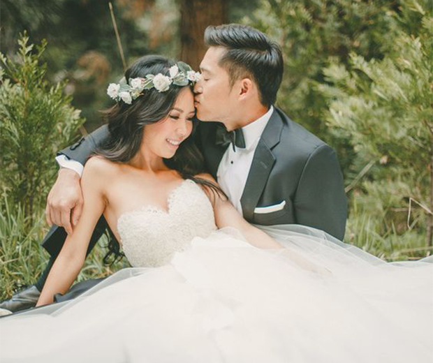 forehead kiss wedding pose for wedding photographers