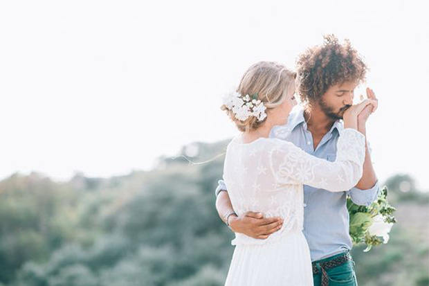 Best 50 Romantic Wedding Couple Poses To Bookmark