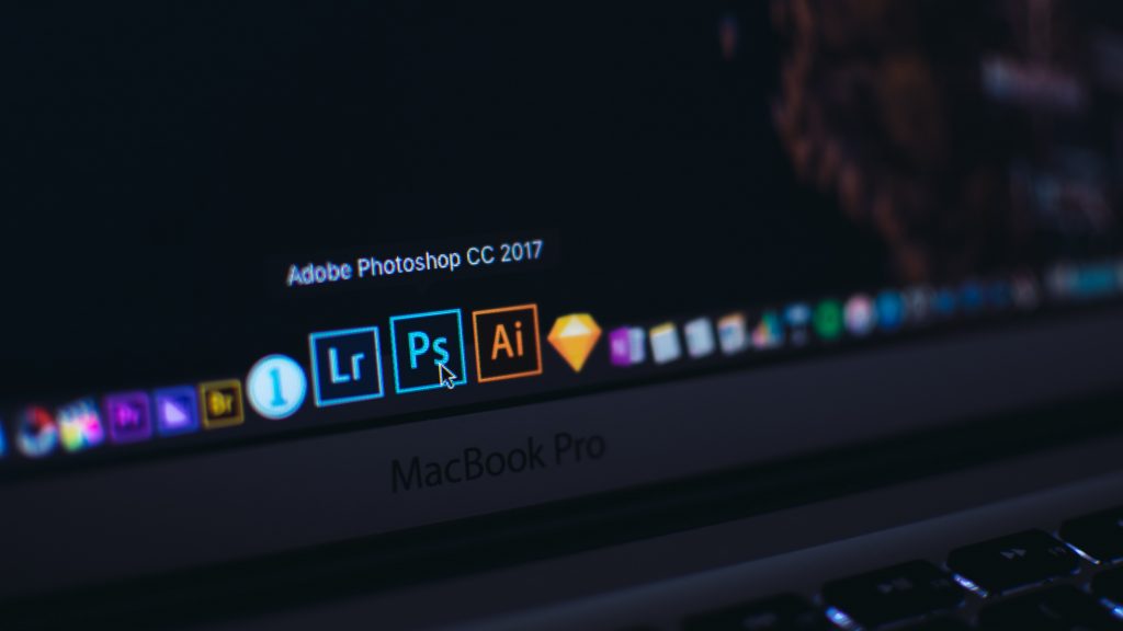Cursor placed on the Adobe Photoshop CC 2017 icon  